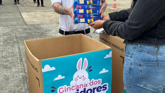 Gincana dos Servidores Solidários arrecada mais de 5 mil caixas de chocolate para crianças em Suzano