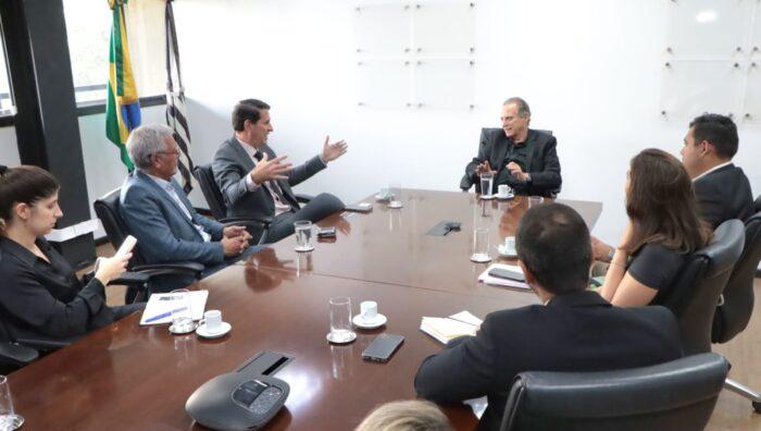 Prefeito articula com Estado ações para fortalecer economia de Suzano