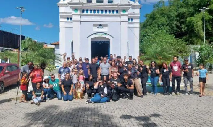 Meio Ambiente lança projeto ‘Árvore do Meu Bairro’ com plantio na praça da Igreja do Baruel