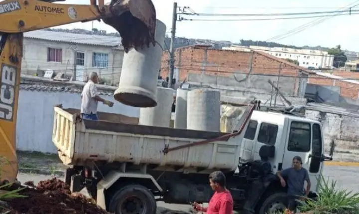 Prefeitura reforça drenagem na avenida Katsutoshi Naito